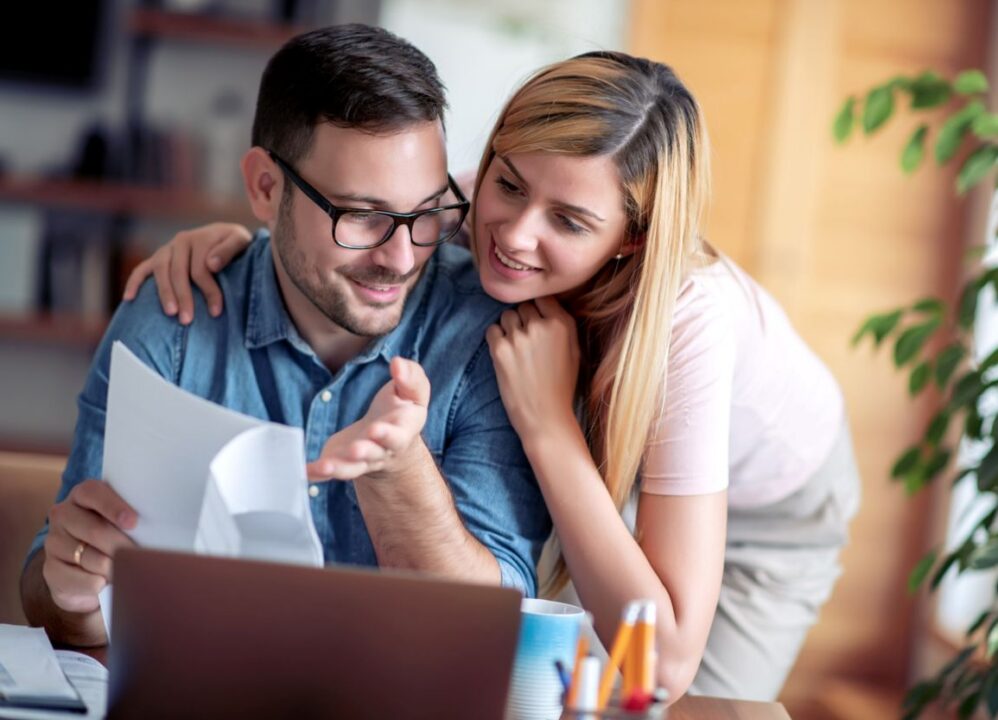 couple learning about annuity payment options